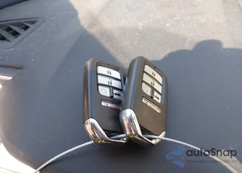 2017 Honda Civic Touring из США, поврежденный, VIN 2HGFC1F96HH633818